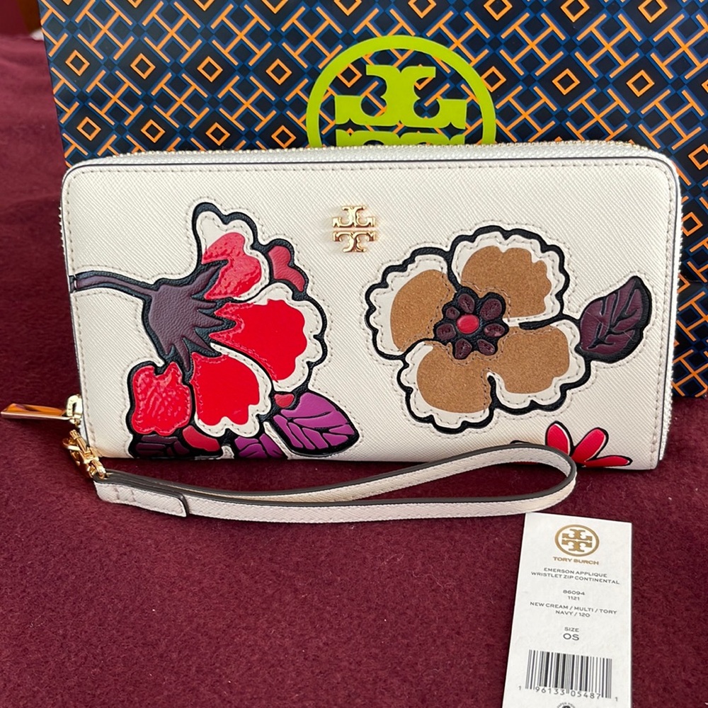 Tory Burch wallet